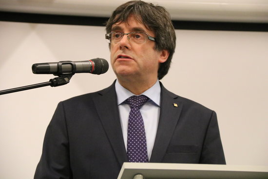 Carles Puigdemont takes part in an event in Ghent (by Blanca Blay)